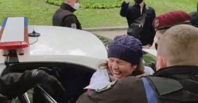Активистов "SaveФОП" задержали возле Кабмина, где находился Энтони Блинкен (видео)