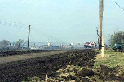 Деревня загорелась в Омской области