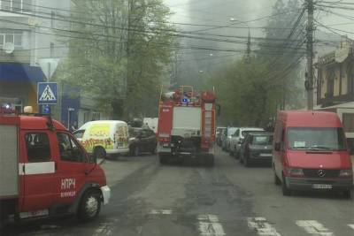 У Вінниці масштабна пожежа у офісному центрі на Бевза