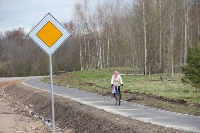 Ремонт дороги Лавры-граница с Латвией завершают в Псковской области