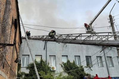 В Виннице вспыхнул крупный пожар в офисном центре, есть жертвы