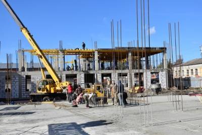 Подрядчик приступил строительству второго этажа здания новой школы в Сасове