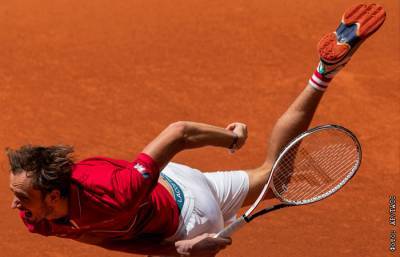 Медведев не смог выйти в четвертьфинал турнира Masters в Мадриде