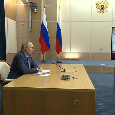 Путин: российские вакцины за рубежом считают "надежными, как автомат Калашникова"