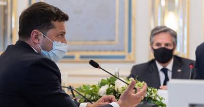 Зеленский на встрече с Блинкеном не согласился с "откатом реформ" в Украине