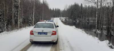 ГИБДД Карелии предостерегает водителей публикациями фото заснеженных дорог