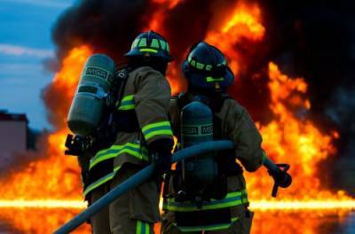 Масштабный пожар в Виннице: горело офисное здание, есть погибший