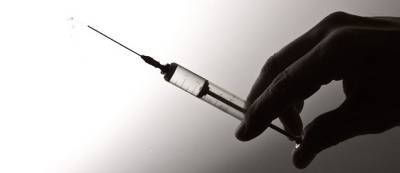 В США более 3,3 тысячи граждан умерли после прививки от COVID-19