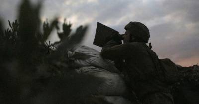 На Донбассе в результате вражеского обстрела погиб украинский боец, еще один тяжело ранен