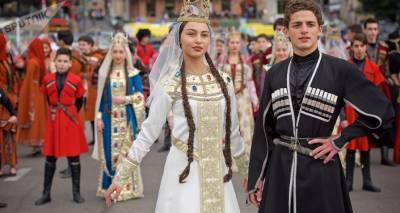 В Праге проходит выставка грузинской национальной одежды