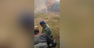 В Омской области пожар уничтожил половину деревни