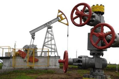 Стоимость нефти ускоряет снижение на опасениях за спрос
