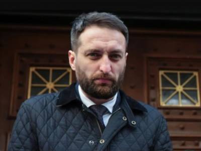 Ветерана АТО, который защищался от шести нападавших, зовут Андрей Пекельный. Адвокат ожидает, что его дело закроют