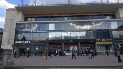 Сообщили о заминировании: в Киеве закрывали вестибюль станции метро "Крещатик"