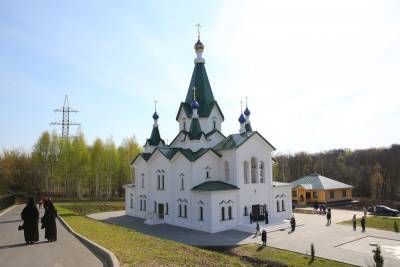 Храм в честь Матроны Московской освятили в Приокском районе 6 мая