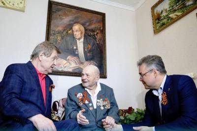Лев Лещенко навестил ветерана на Ставрополье
