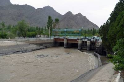 Глава Киргизии поручил модернизировать водозабор на границе с Таджикистаном