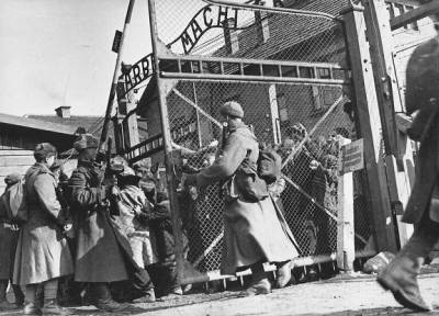«Советский» Бухенвальд: как Красная Армия использовала нацистские лагеря смерти