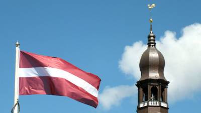 Латвия назвала имя высланного из России дипломата