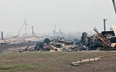 Пожар уничтожил половину омской деревни