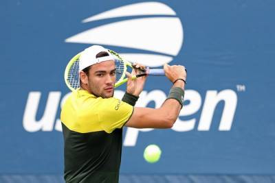 Берреттини вышел в четвертьфинал турнира в Мадриде, где сыграет с обидчиком Медведева