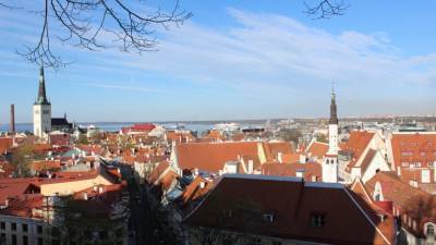 Таллинская скорая уволит непривитых от коронавируса медиков