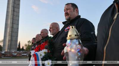 ФОТОФАКТ: "Мотоциклисты Словакии" запустили ко Дню Победы проект "Дорога героического огня"