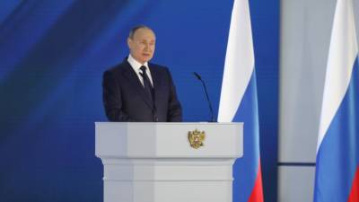Путин впервые занял пост президента России 21 год назад