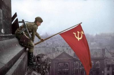 Депутаты собрались запретить приравнивать роли СССР и Германии во Второй мировой войне