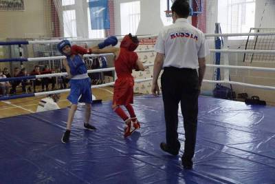 Областные соревнования по боксу стартовали в Корсакове
