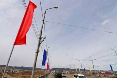 К 9 мая Улан-Удэ украсили 1200 флагов