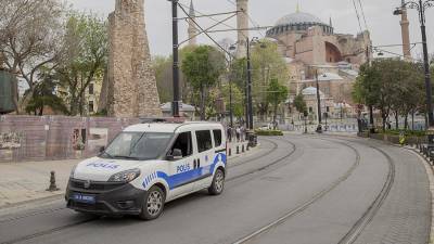 В Стамбуле по подозрению в причастности к ИГ задержали восемь человек