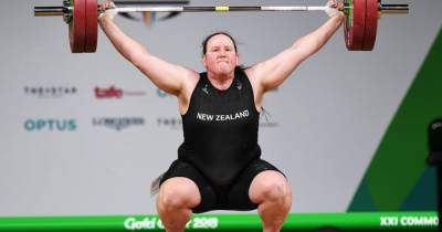 Лорел Хаббард - На Олимпиаде в Токио впервые выступит тяжелоатлетка-трансгендер (фото) - focus.ua - Токио - Новая Зеландия