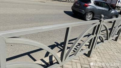 В Екатеринбурге до конца месяца перекрасят все дорожные ограждения (ФОТО)