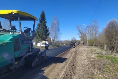 Ремонт дорог возобновили в Стругокрасненском и Новоржевском районе