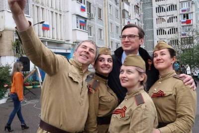 «Окна Победы» украшают жители Ставрополя