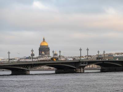 B Петербурге из Невы выловили тело мужчины