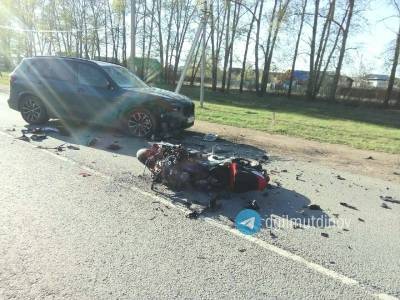 В Башкирии после столкновения мотоцикла и BMW скончался мужчина
