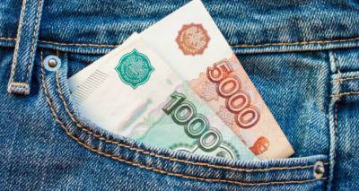 Курс рубля падает к доллару и евро