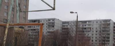 Власти ищут новгородца, незаконно установившего баскетбольные стойки во дворе
