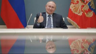 Тоже убивает?: Путин неудачно пошутил, сравнив новую российскую вакцину с автоматом Калашникова