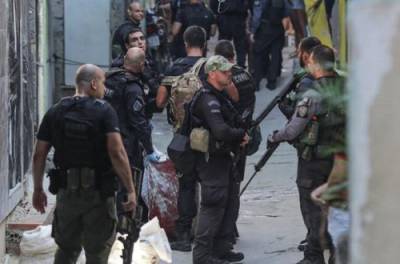 Полиция в Бразилии была атакована вооруженной бандой: в перестрелке погибли 25 человек