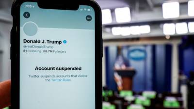 Twitter заблокировал аккаунты с ретрансляцией сайта Дональда Трампа