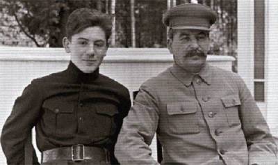В каких случаях Сталин не называл себя «Сталиным»