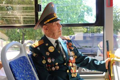 В День Победы общественный транспорт для смоленских ветеранов будет бесплатным
