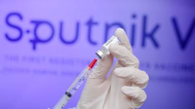 Венгерские медики подтвердили надежность российской вакцины "Спутник V"