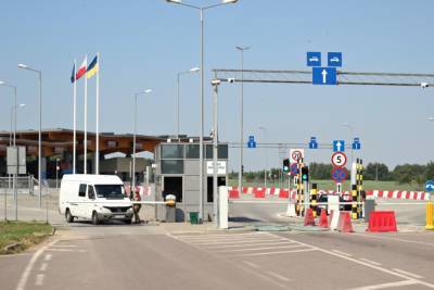 Пробка на границе с Польшей: в очередях стоят две сотни авто