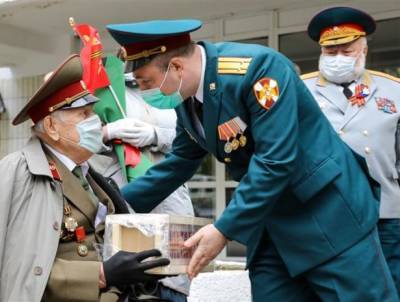 Росгвардия продолжает патриотическую акцию «Парад у дома ветерана»