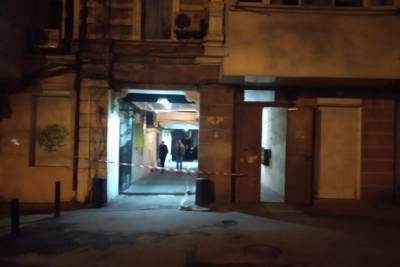 К газовой трубе жилого дома в центре Одессы прикрепили боевую гранату