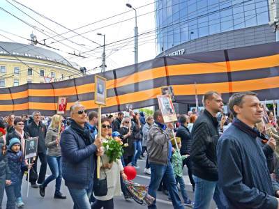 43% украинцев поддерживают запрет использования георгиевской ленты – опрос